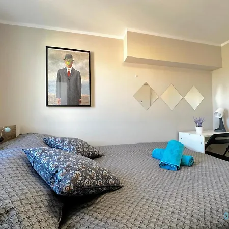 Rene -10 Minutes To Old Town & Sea Homestay *