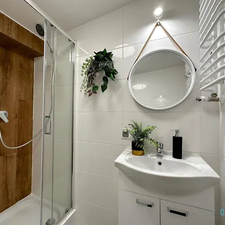 Rene -10 Minutes To Old Town & Sea Homestay